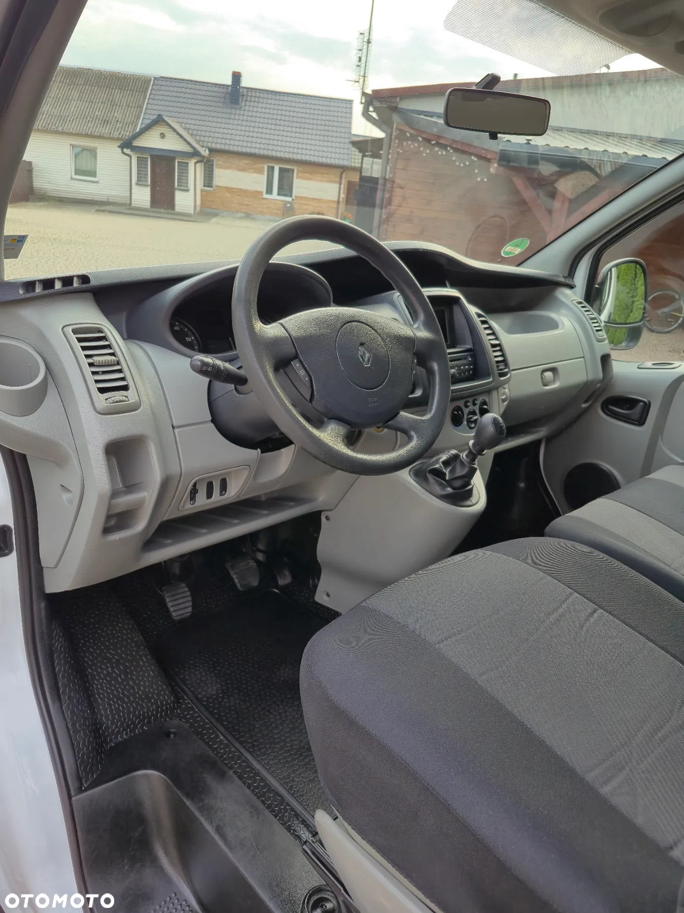 Renault Trafic - 16