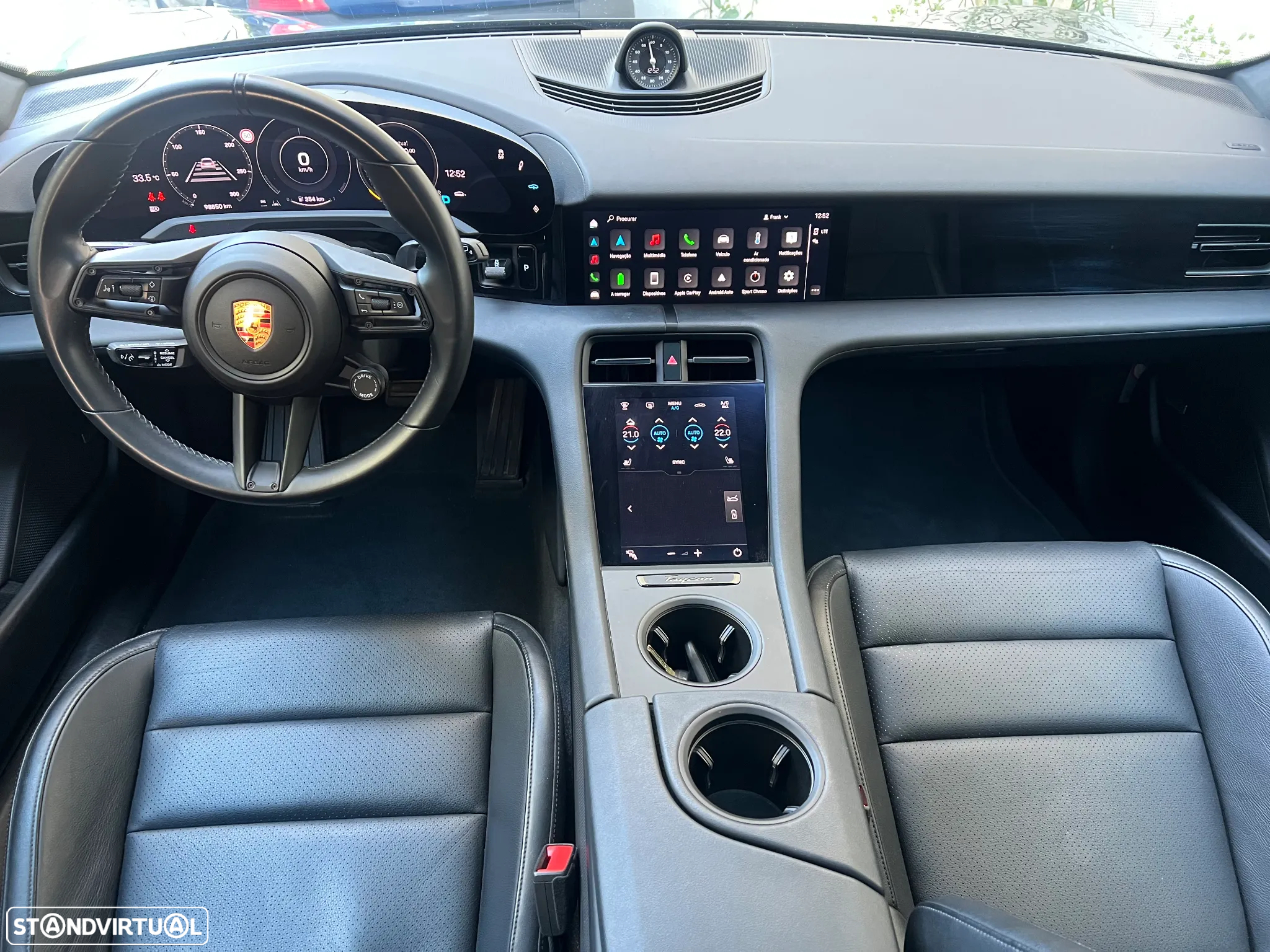 Porsche Taycan Sport Turismo - 11