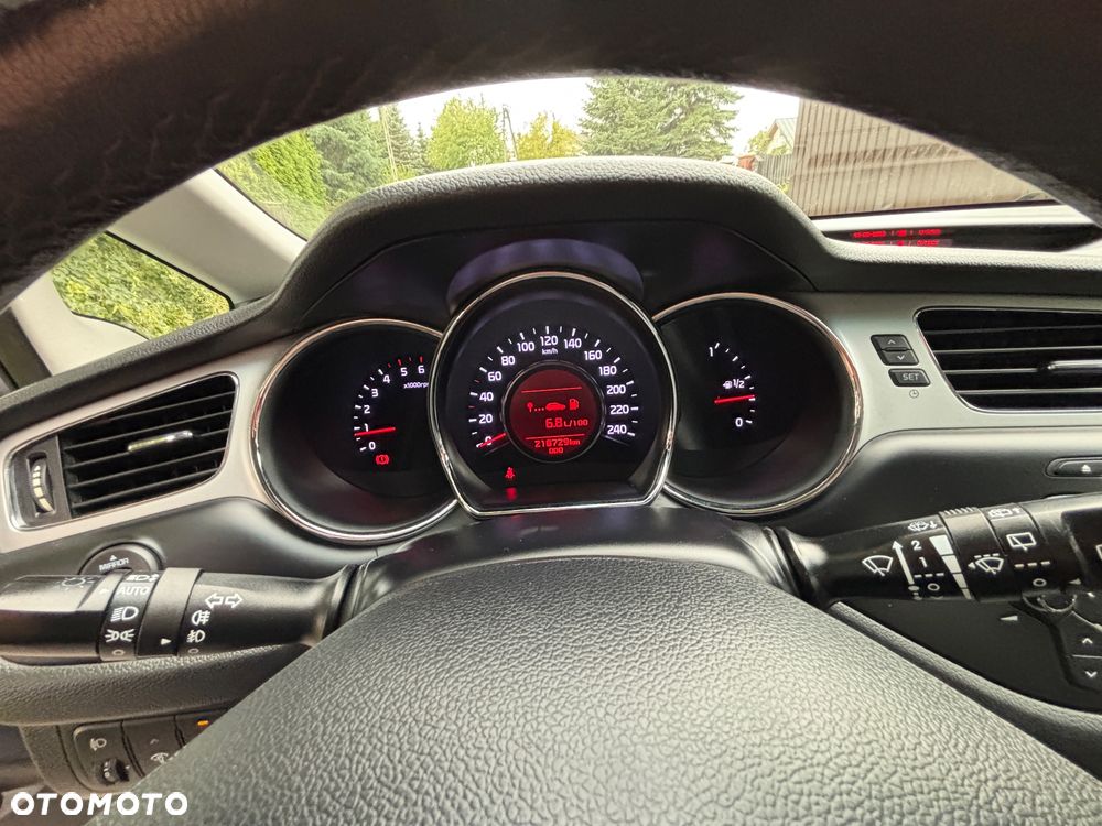 Kia Ceed 1.6 CRDi 128 ISG SW Dream-Team Edition - 10