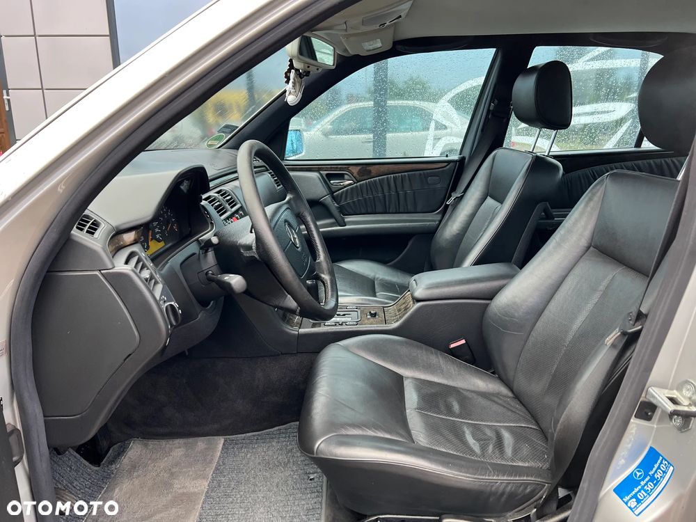Mercedes-Benz Klasa E 320 Avantgarde - 21