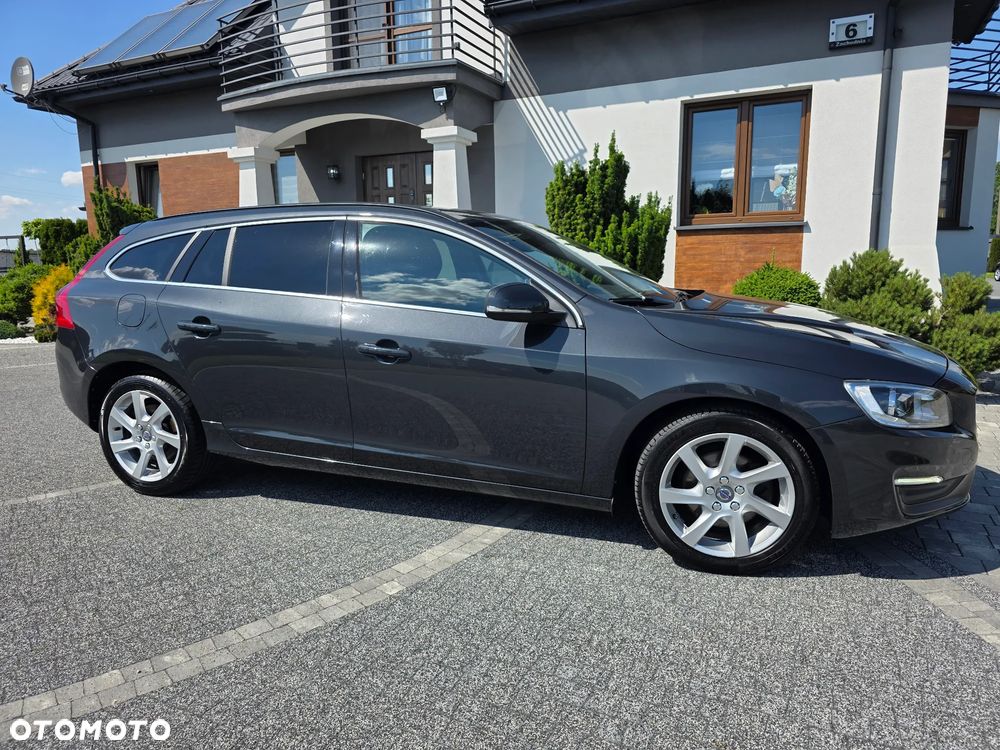 Volvo V60 D4 Geartronic Momentum - 14