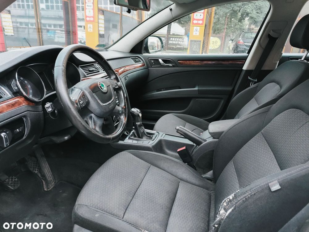 Skoda Superb 2.0 TDI Ambition - 4