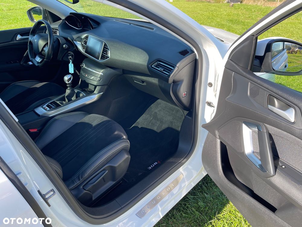 Peugeot 308 1.5 BlueHDi Allure S&S - 8
