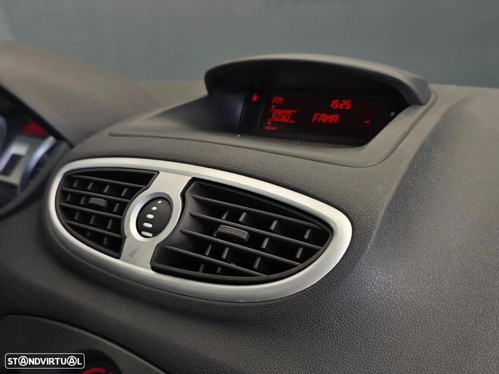 Renault Clio - 47