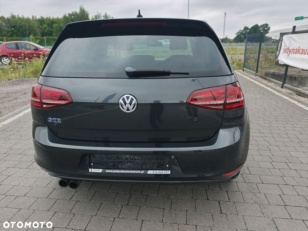 Volkswagen Golf - 10