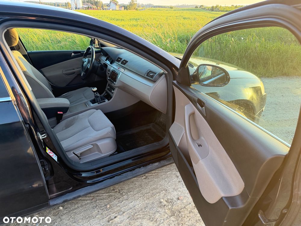 Volkswagen Passat 2.0 TDI DPF Comfortline - 14