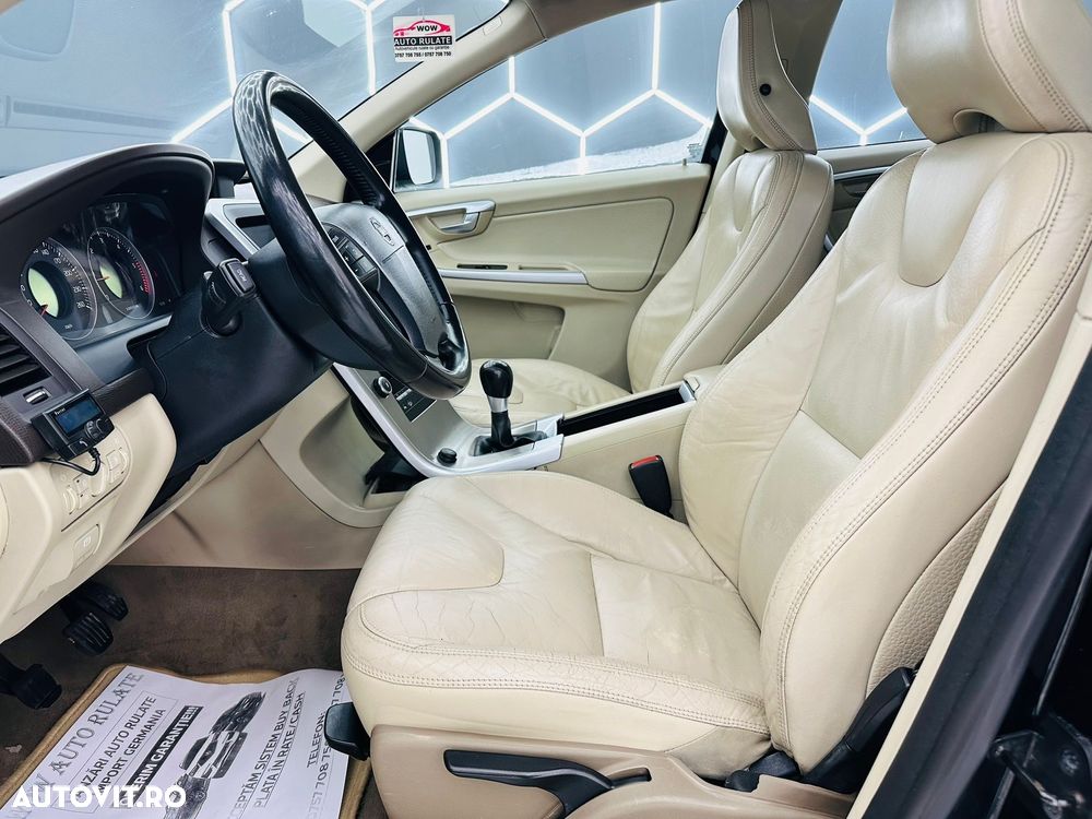 Volvo XC 60 D4 AWD Momentum - 14