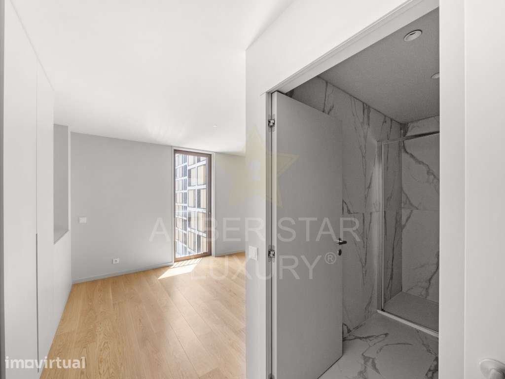 Apartamento T4 Premium com 2 Suítes e Segurança 24h - Grande imagem: 4/35