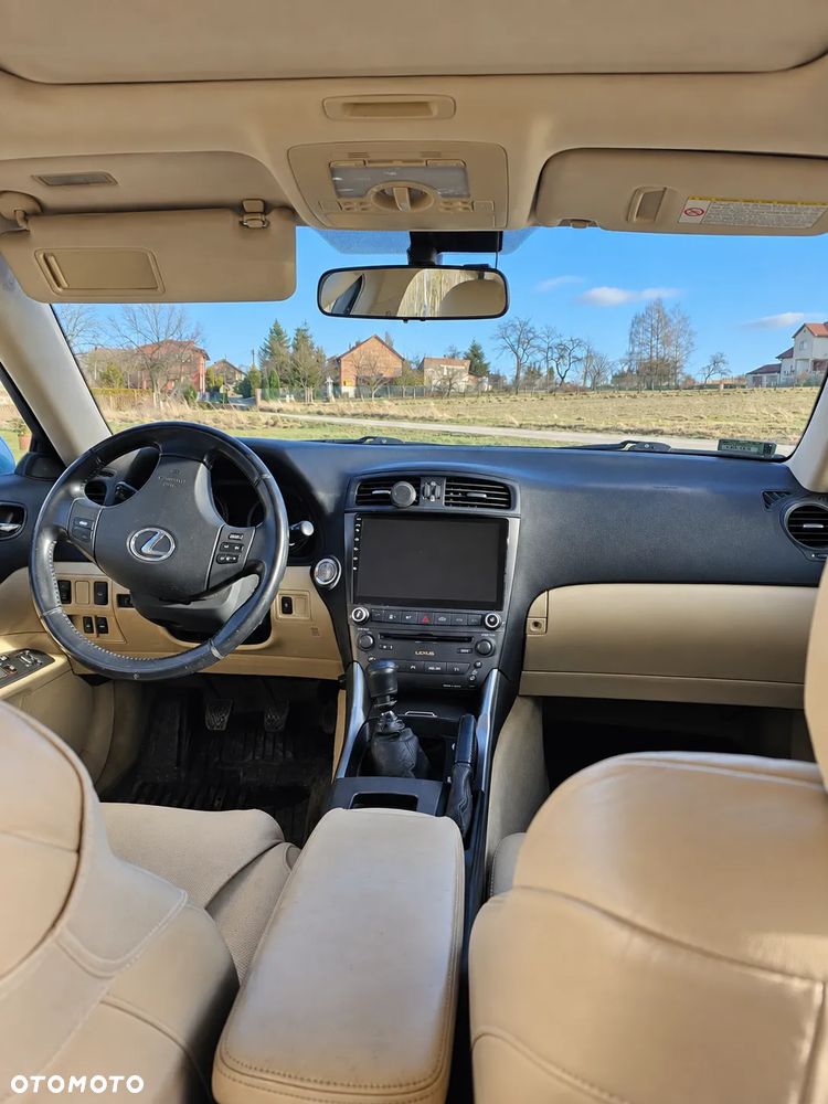 Lexus IS 220 D Elegance - 10