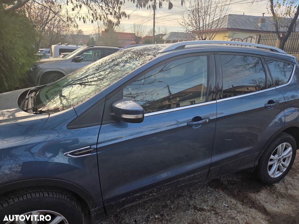 Ford Kuga 2.0 TDCi 4WD Powershift Titanium - 3