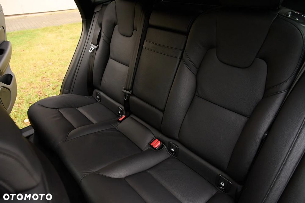 Volvo XC 60 D3 Momentum Pro - 33