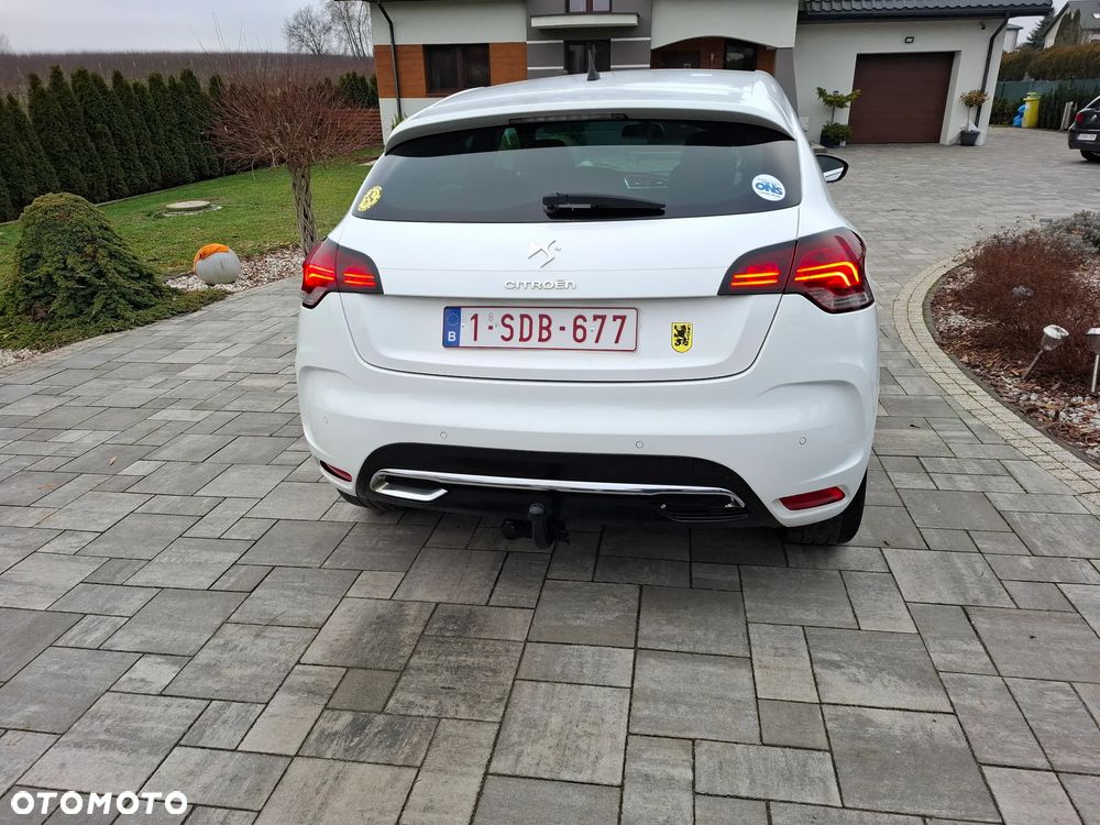 Citroën DS4 HDi 110 SoChic - 12