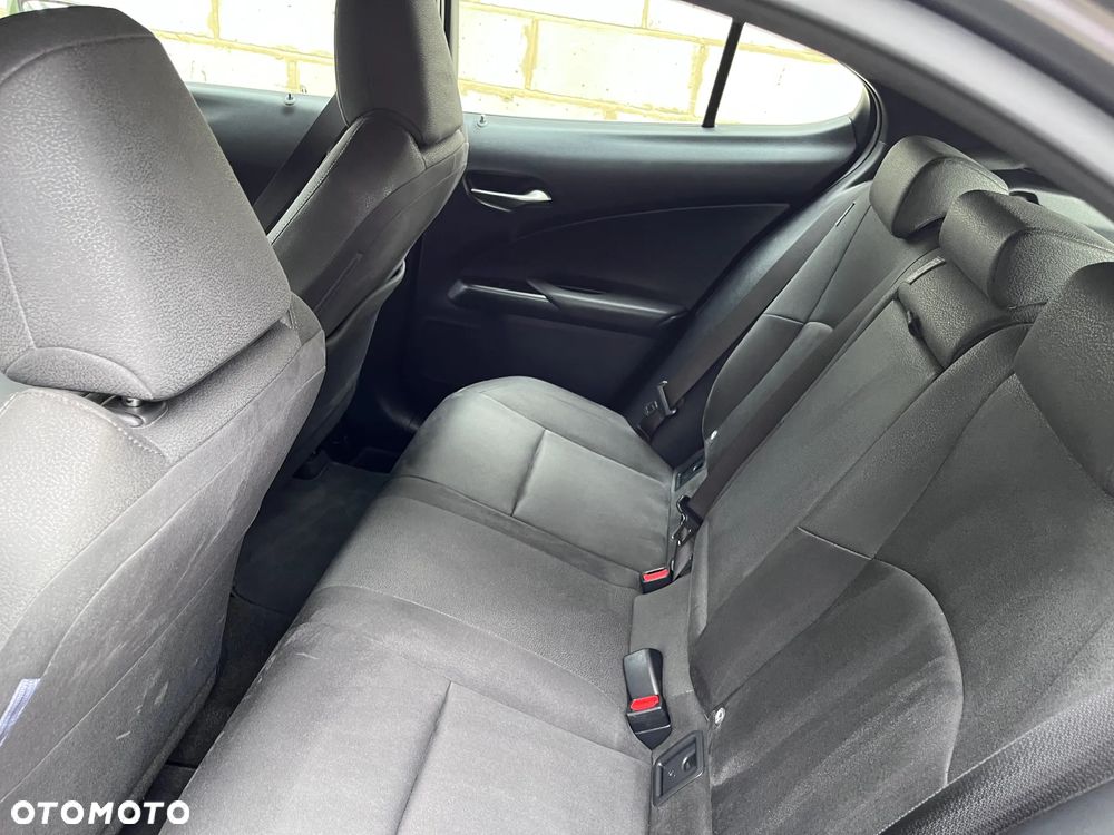 Lexus UX 250h - 8