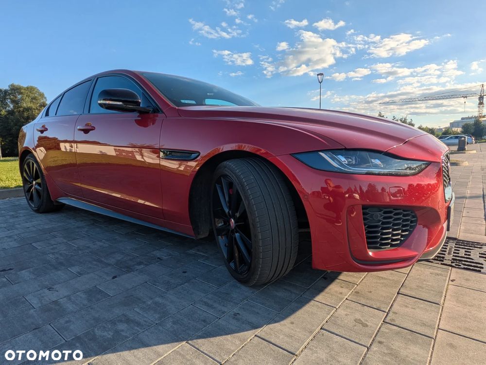 Jaguar XE 2.0 P250 R-Dynamic Black - 4