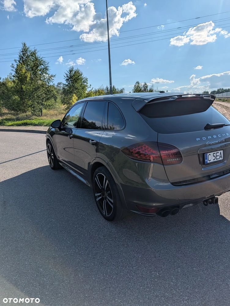 Porsche Cayenne GTS - 6