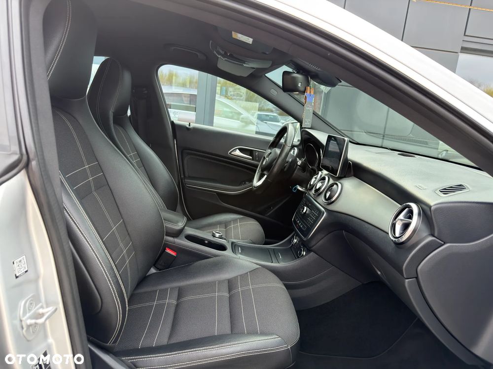 Mercedes-Benz CLA 200 d 7G-DCT - 26