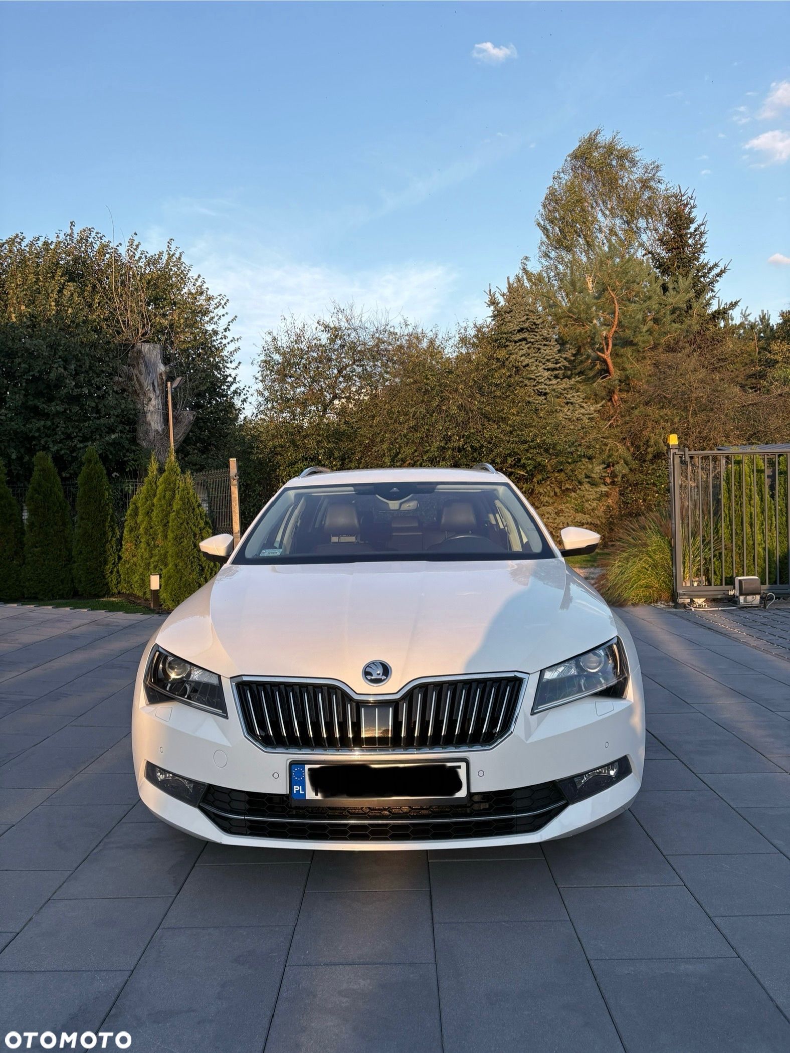 Skoda Superb 2.0 TDI L&K DSG - 1