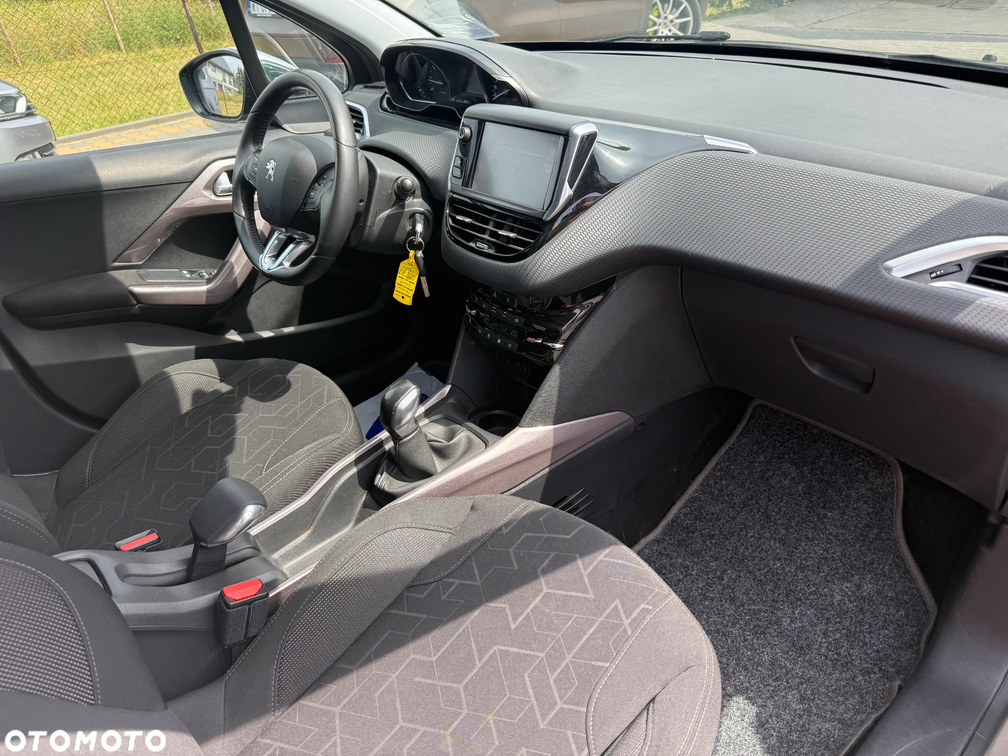 Peugeot 2008 1.2 Pure Tech Access EU6 - 24