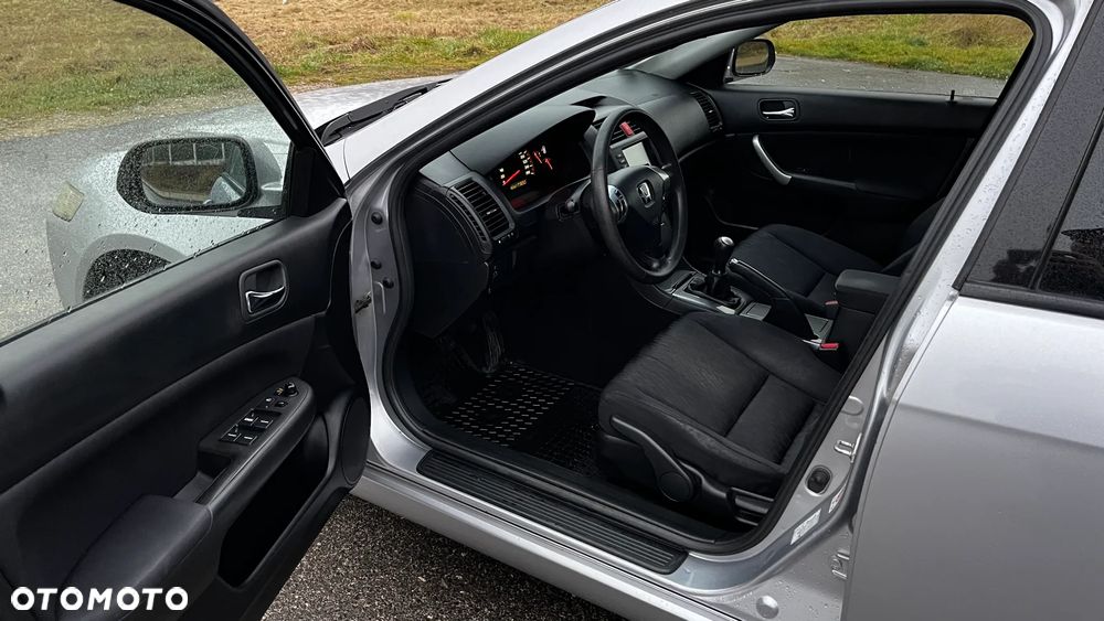 Honda Accord 2.0 i Executive - 23