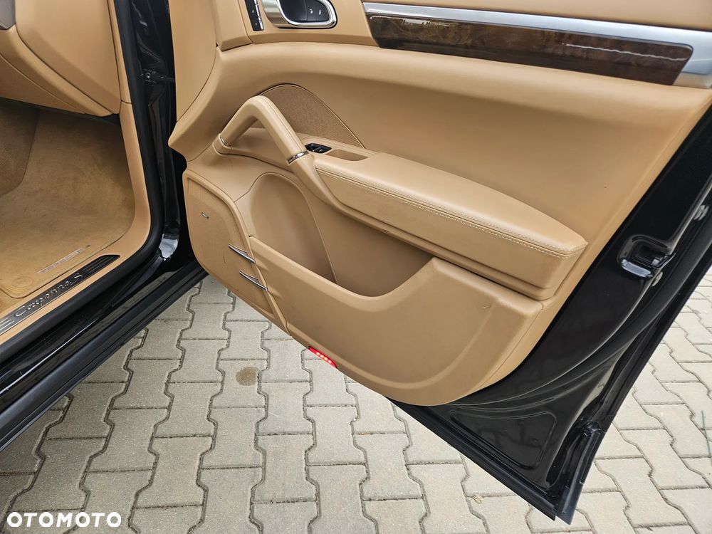 Porsche Cayenne - 19