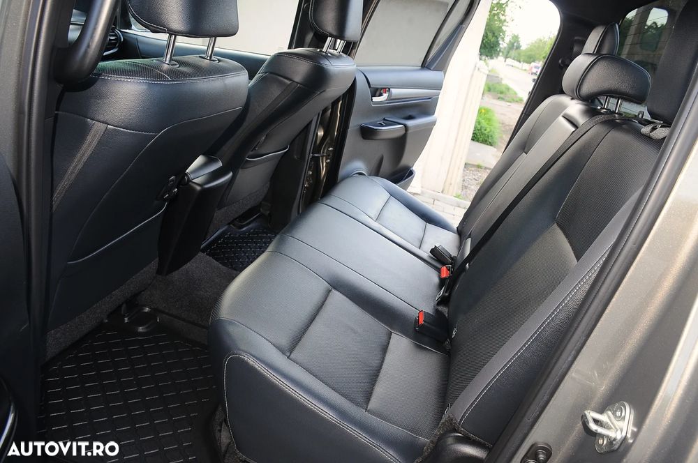 Toyota Hilux 2.8D 204CP 4x4 Double Cab AT Invincible Color Edition - 22