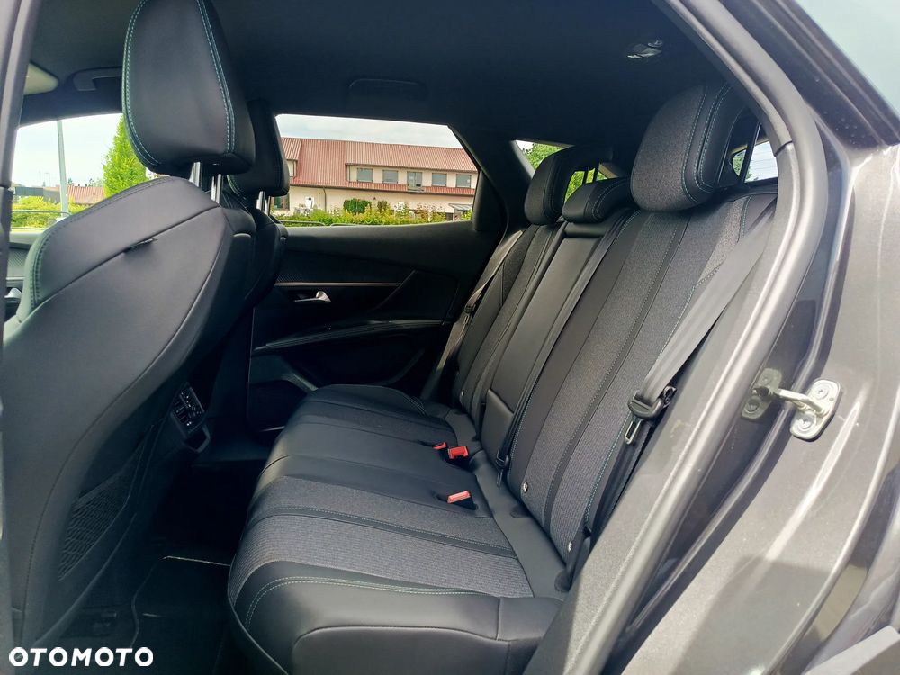 Peugeot 3008 1.2 PureTech Allure Pack S&S EAT8 - 17