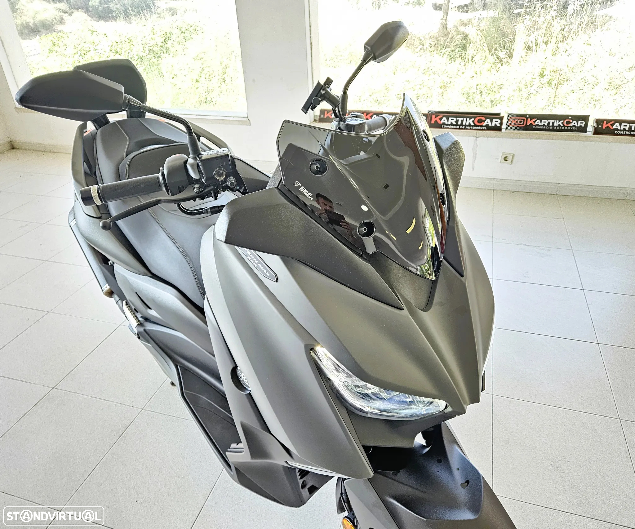 Yamaha X-Max Tech Max AKRAPOVIC - 11