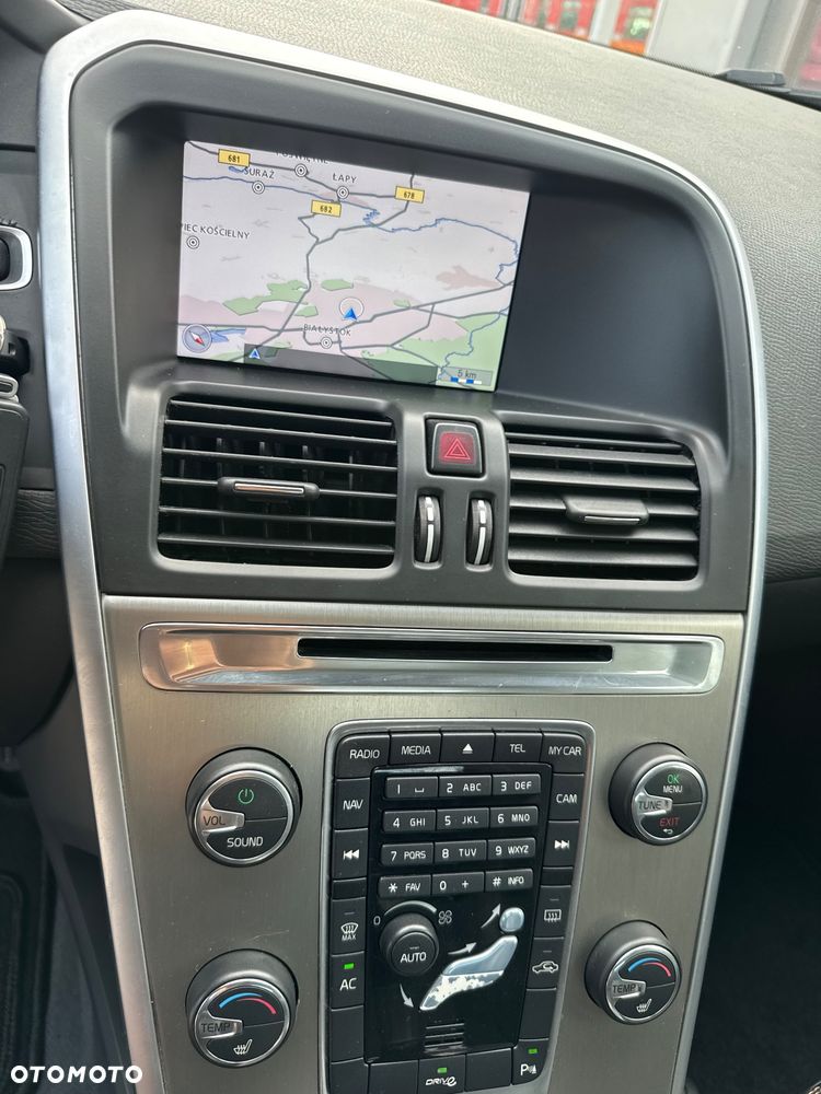 Volvo XC 60 D4 Momentum - 33