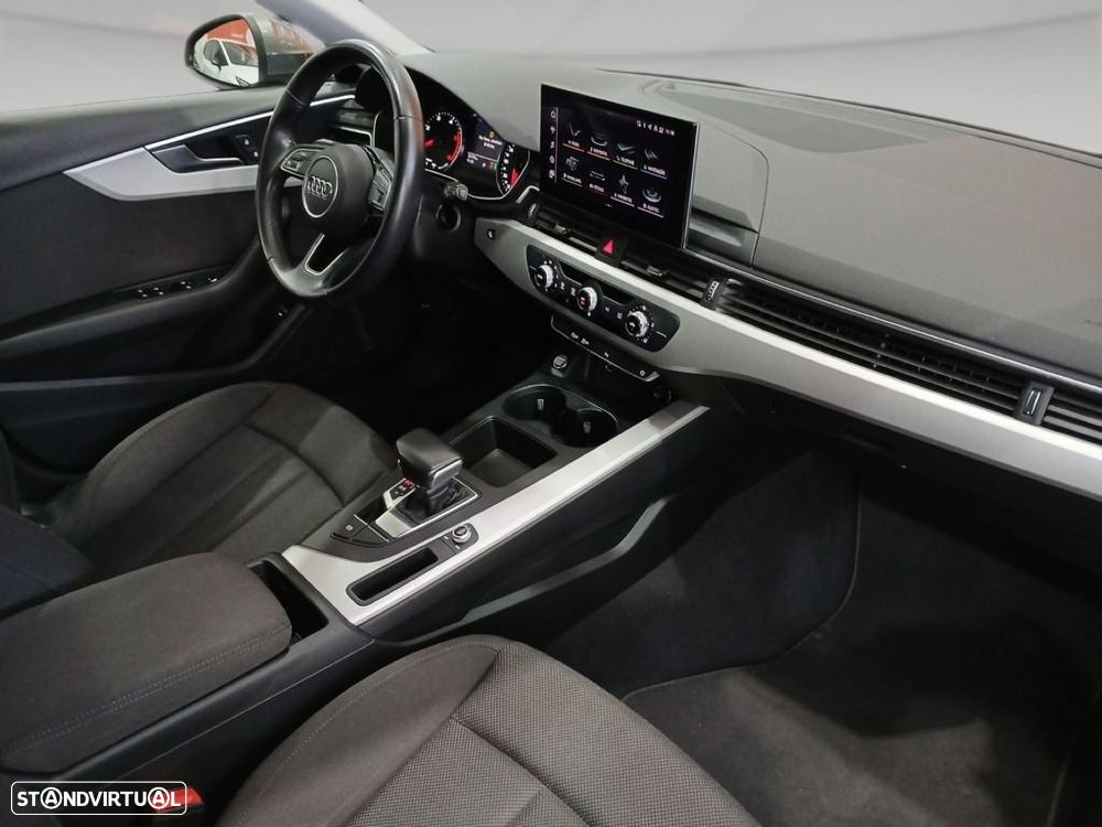 Audi A4 Avant 30 TDI S tronic - 15