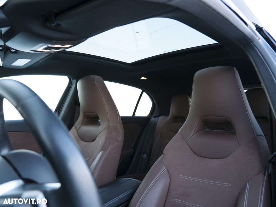 Mercedes-Benz A 250 Sedan 4Matic MHEV 8G-DCT - 16