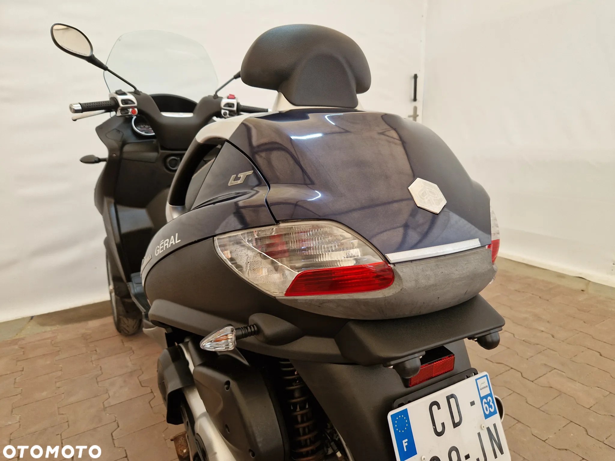 Piaggio MP-3 - 27