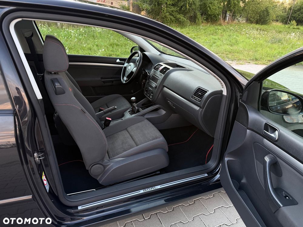 Volkswagen Golf - 10