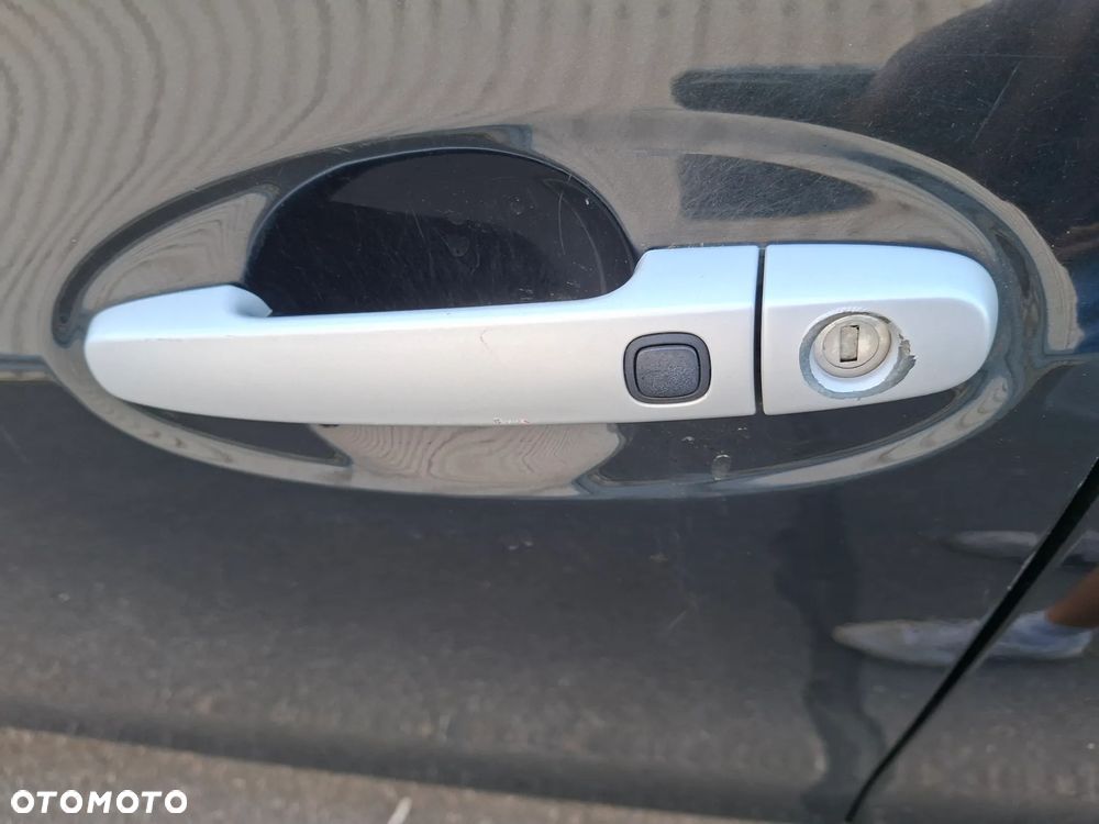 Toyota Yaris - 12