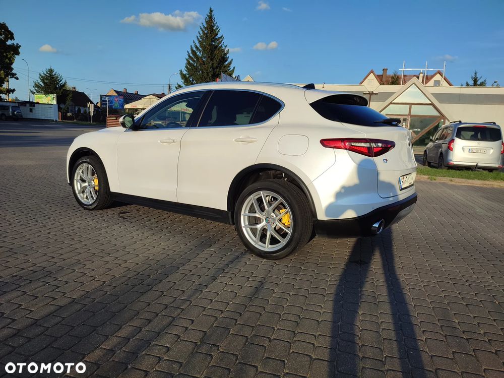 Alfa Romeo Stelvio 2.0 Turbo 16V AT8-Q4 Executive - 14