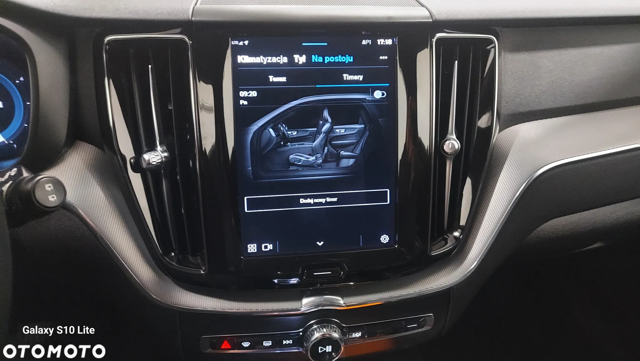 Volvo XC 60 B4 D AWD Plus Dark - 31