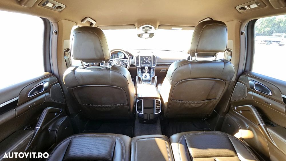 Porsche Cayenne S E-Hybrid Platinum Edition - 28