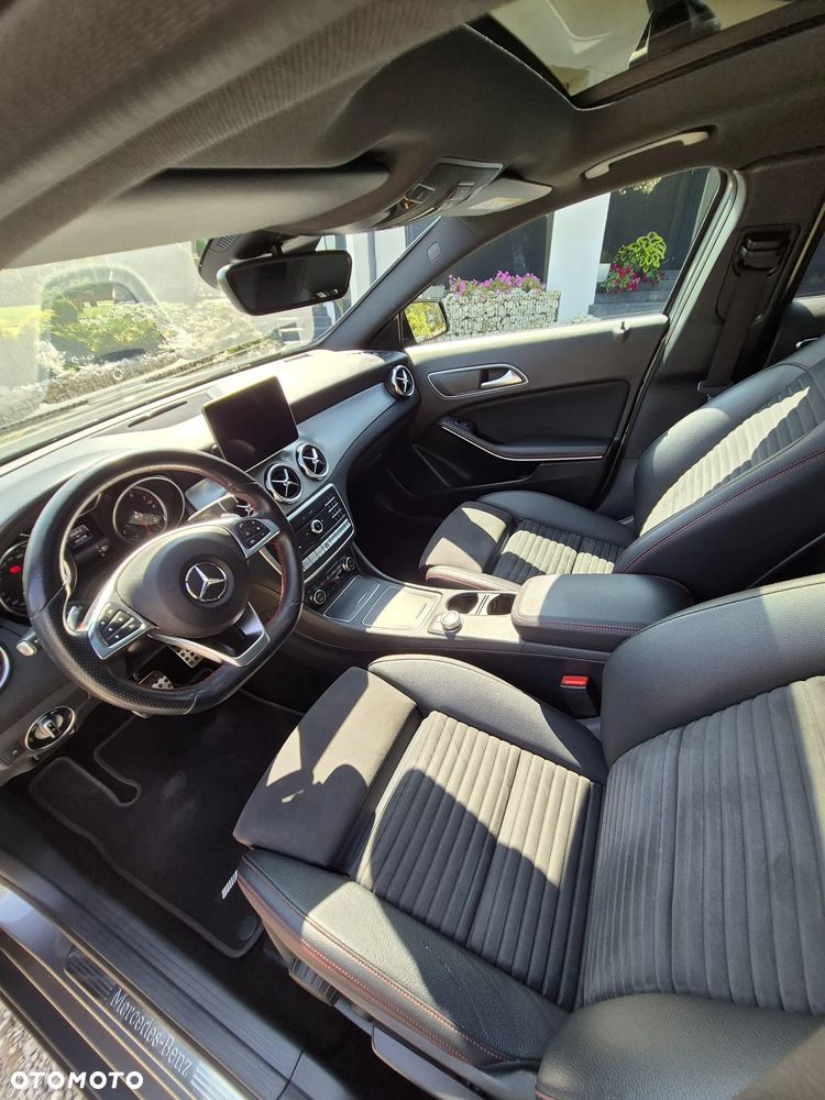 Mercedes-Benz GLA - 11