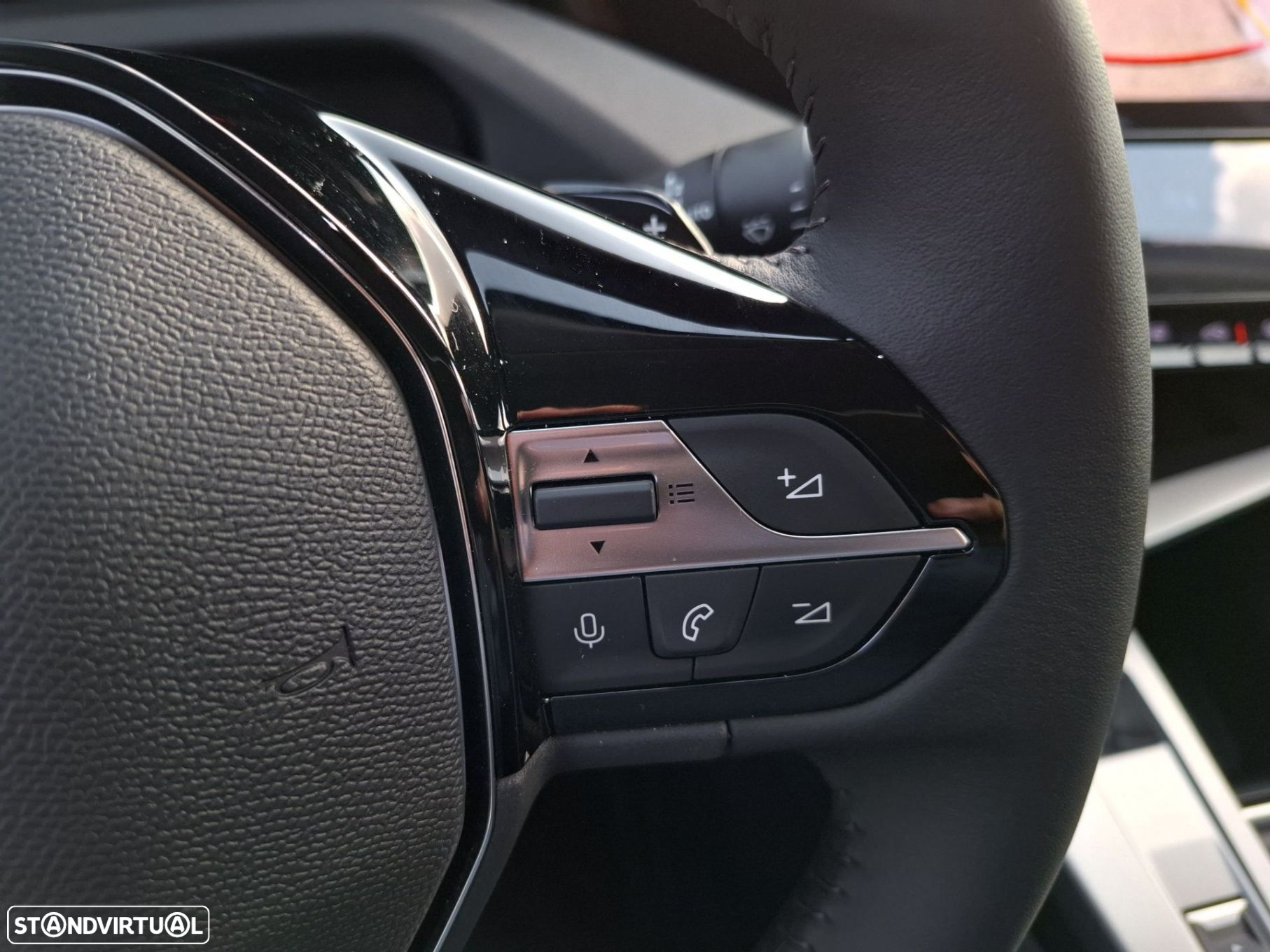 Peugeot 408 1.6 Hybrid Allure e-EAT8 - 17