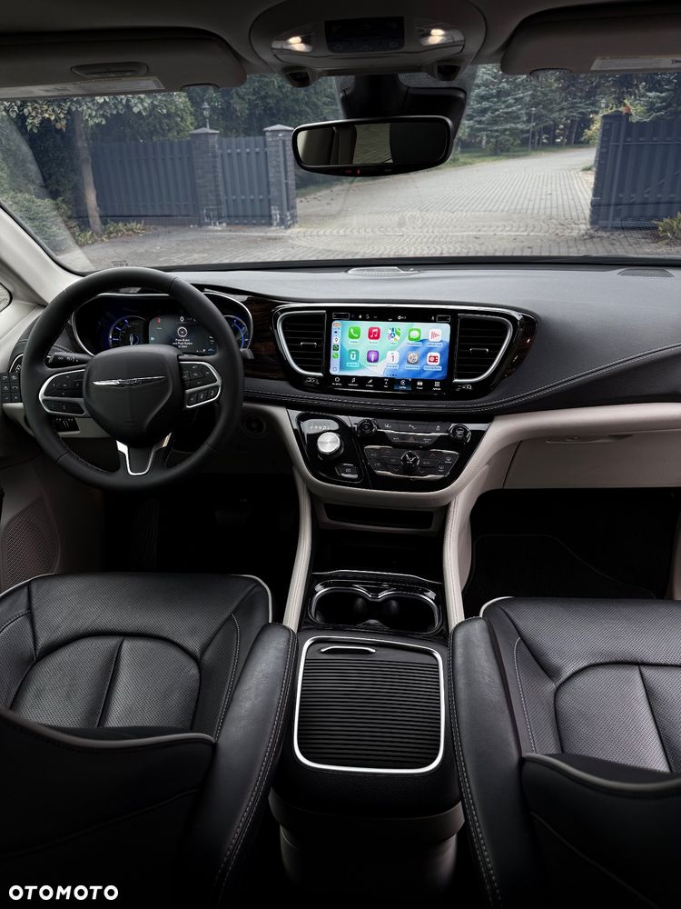 Chrysler Pacifica - 17