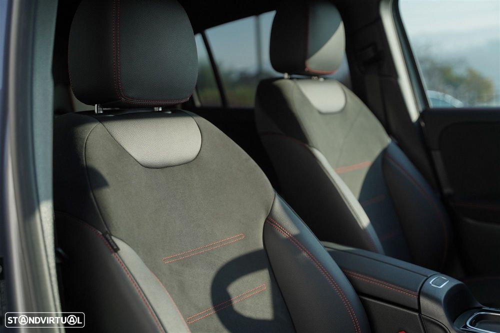 Mercedes-Benz GLA 250 e AMG Line - 32