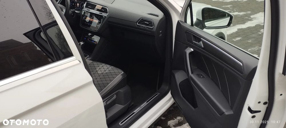 Volkswagen Tiguan 2.0 TDI SCR 4MotION DSG R-Line - 17