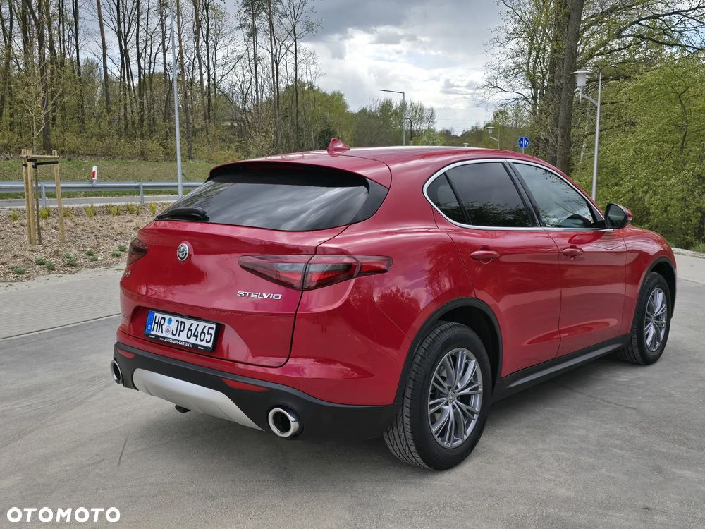 Alfa Romeo Stelvio 2.2 16V AT8 Q4 Lusso - 9