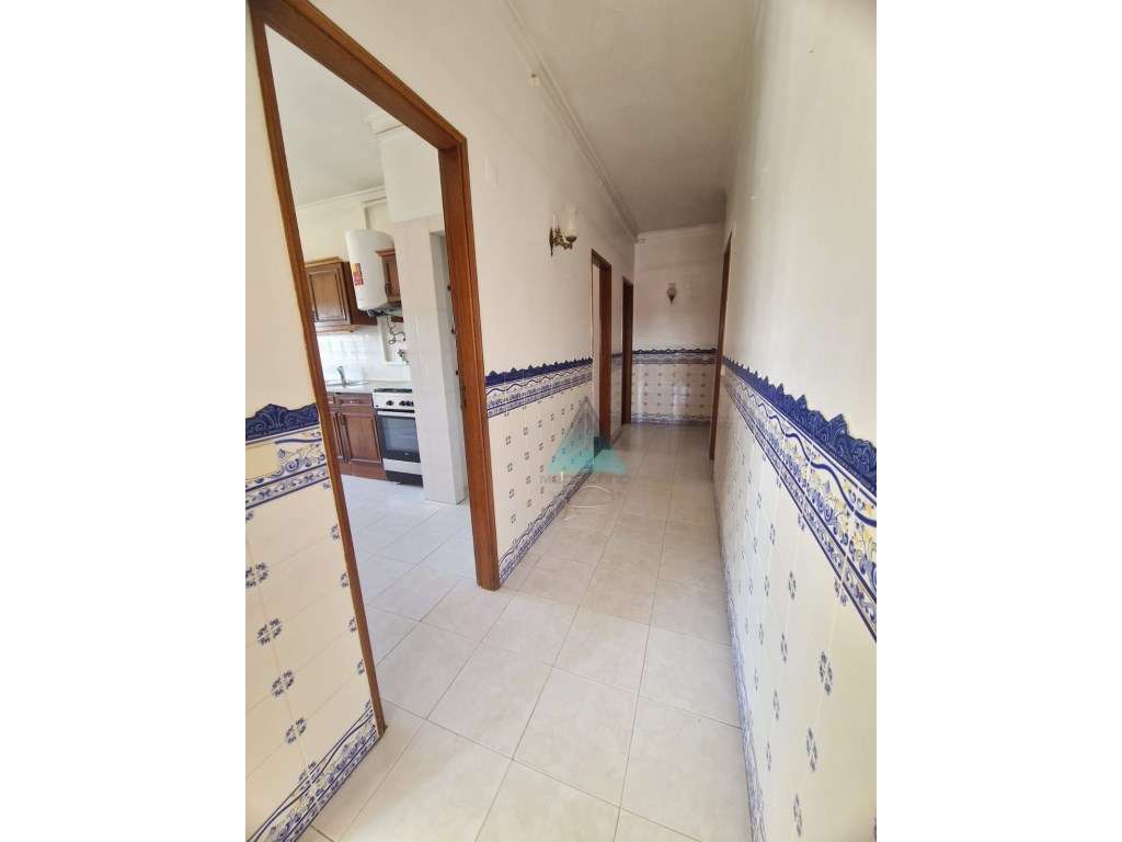 ARRENDAMENTO T3 localizado nas Paivas, 4º ANDAR em prédio com elevador - Grande imagem: 3/21