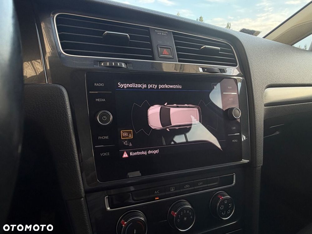 Volkswagen Golf - 16