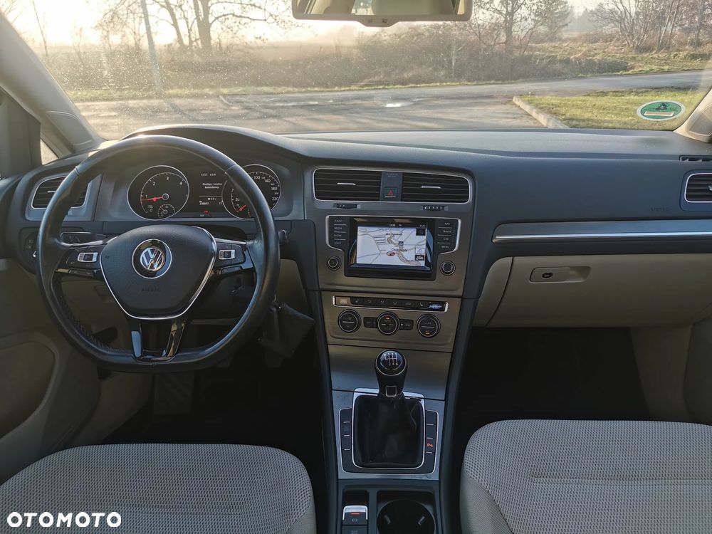 Volkswagen Golf - 29