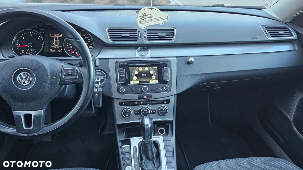 Volkswagen Passat 2.0 TDI Comfortline DSG - 15
