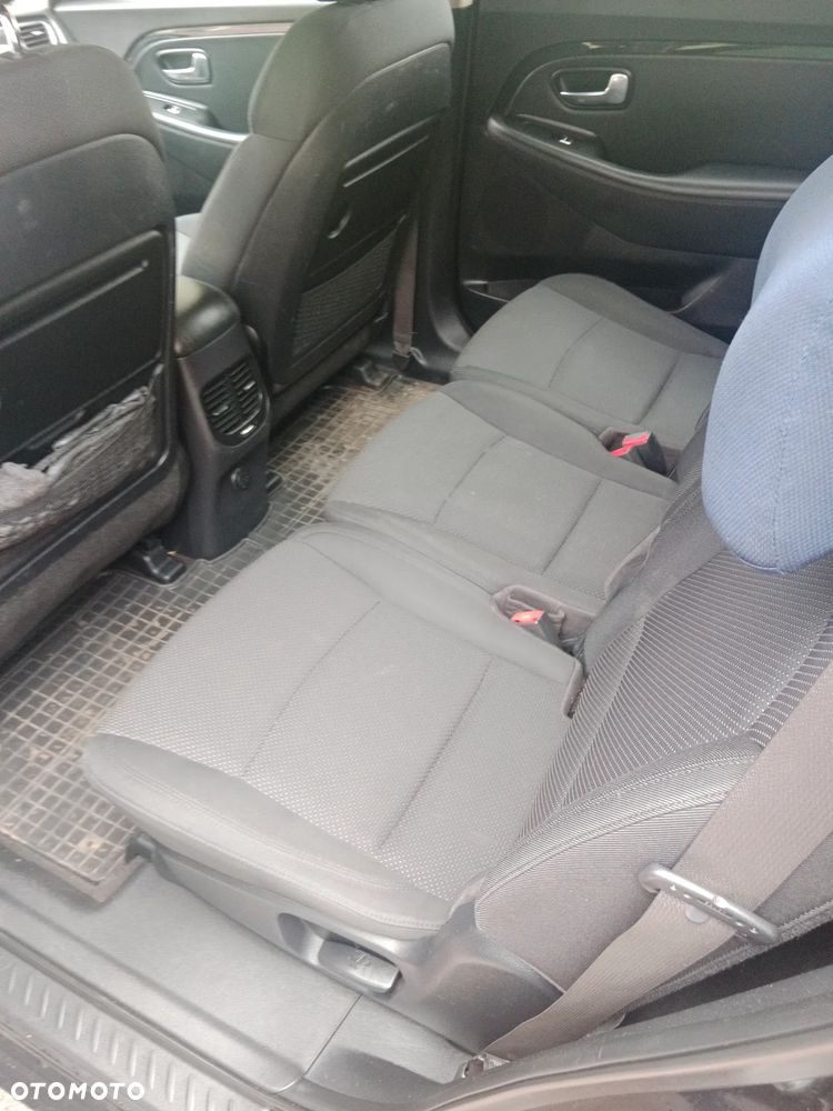 Kia Carens 1.7 CRDi Business Line 7os 7DCT - 11