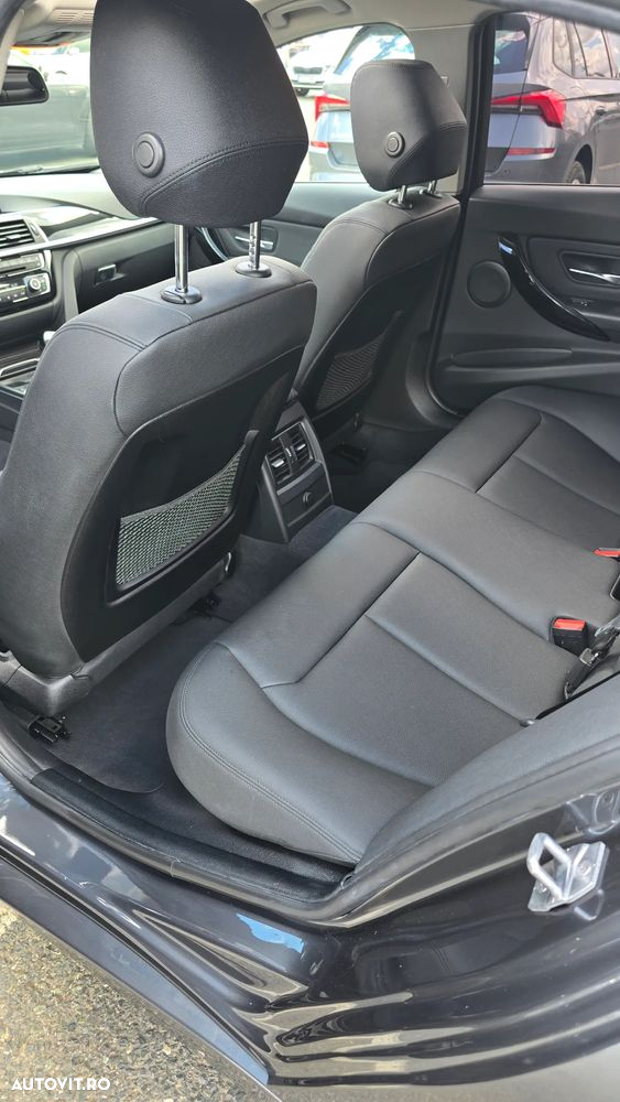 BMW Seria 3 320d Aut. Sport Line - 17