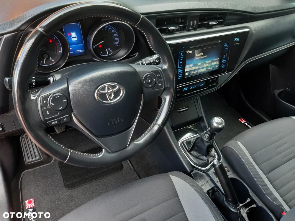 Toyota Auris - 15