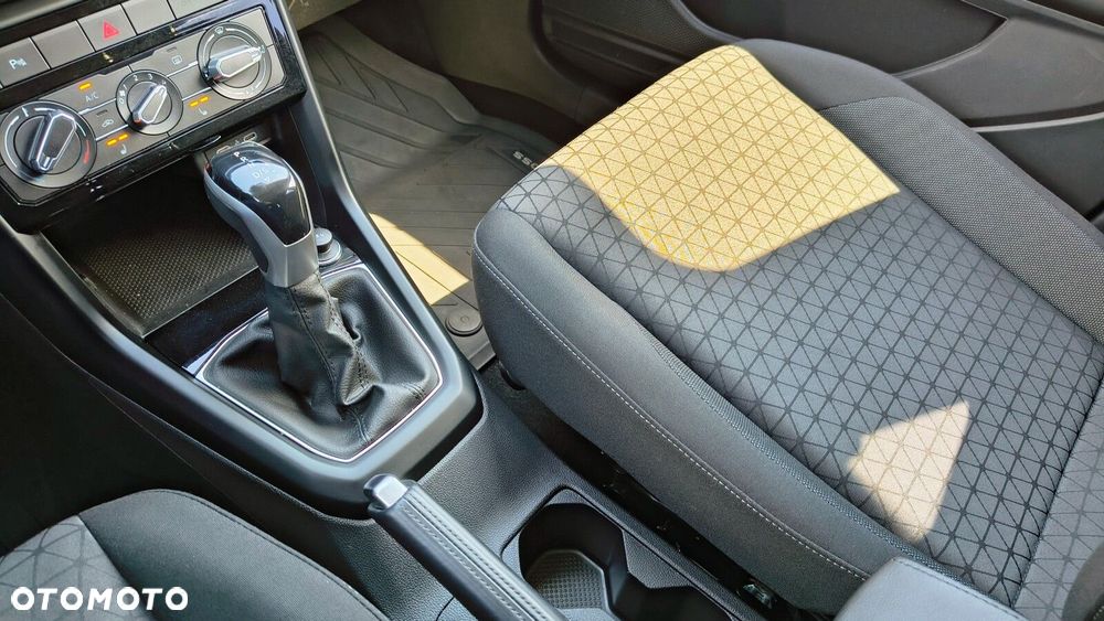 Volkswagen T-Cross - 22